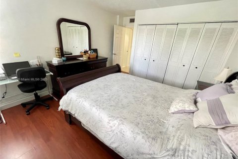 Condominio en alquiler en Miami, Florida, 2 dormitorios, 123.56 m2 № 1811464 - foto 20