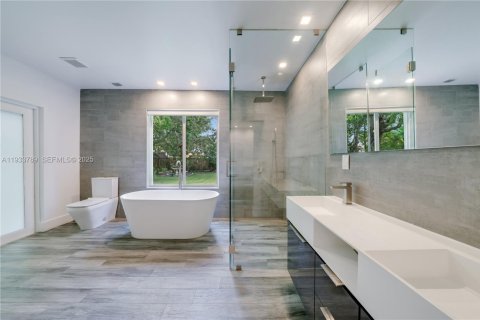 Casa en alquiler en El Portal, Florida, 3 dormitorios, 114.27 m2 № 1992123 - foto 17