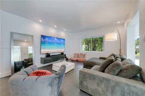 Casa en alquiler en El Portal, Florida, 3 dormitorios, 114.27 m2 № 1992123 - foto 7