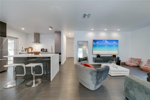 Casa en alquiler en El Portal, Florida, 3 dormitorios, 114.27 m2 № 1992123 - foto 6