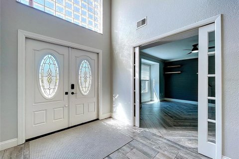 House in New Port Richey, Florida 5 bedrooms, 305.93 sq.m. № 2147520 - photo 4