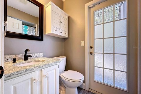 House in New Port Richey, Florida 5 bedrooms, 305.93 sq.m. № 2147520 - photo 30