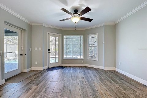 House in New Port Richey, Florida 5 bedrooms, 305.93 sq.m. № 2147520 - photo 23