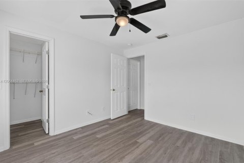 House in Lehigh Acres, Florida 3 bedrooms № 2281927 - photo 28