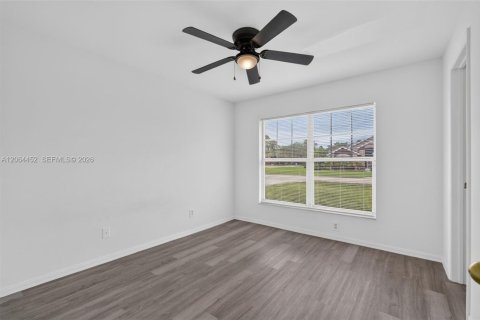 House in Lehigh Acres, Florida 3 bedrooms № 2281927 - photo 27