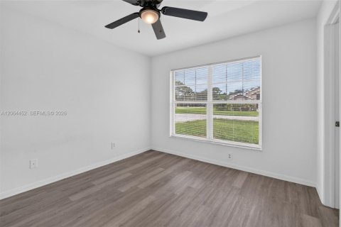 House in Lehigh Acres, Florida 3 bedrooms № 2281927 - photo 29