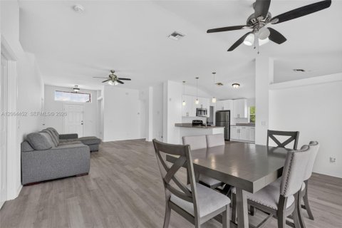 House in Lehigh Acres, Florida 3 bedrooms № 2281927 - photo 6