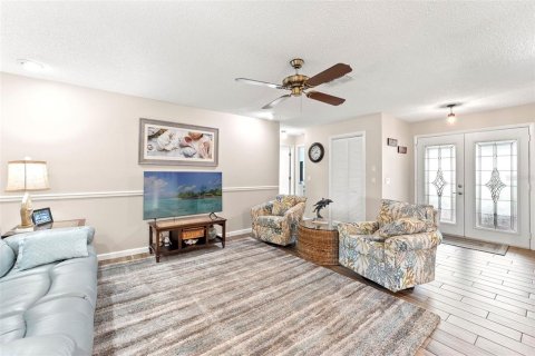 House in Spring Hill, Florida 2 bedrooms, 155.52 sq.m. № 1785268 - photo 8