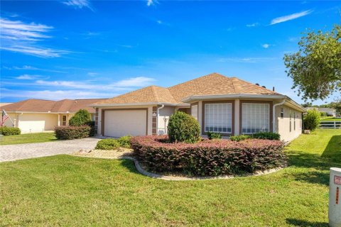 Casa en venta en Summerfield, Florida, 3 dormitorios, 183.39 m2 № 1908235 - foto 1