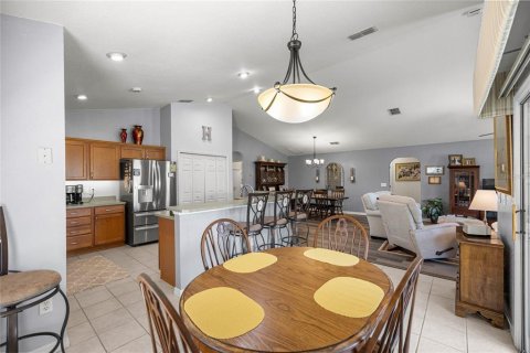 House in Summerfield, Florida 3 bedrooms, 183.39 sq.m. № 1908235 - photo 18