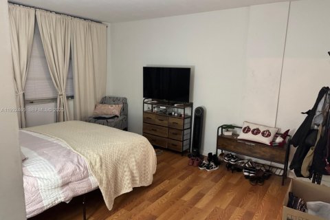 Снять в аренду кондоминиум в Норт-Майами-Бич, Флорида 1 спальня, 74.97м2, № 1991560 - фото 7