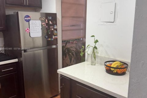 Снять в аренду кондоминиум в Норт-Майами-Бич, Флорида 1 спальня, 74.97м2, № 1991560 - фото 1