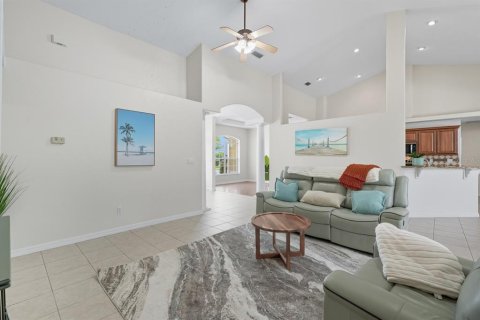 Casa en venta en Palm Coast, Florida, 4 dormitorios, 217.76 m2 № 1899694 - foto 12