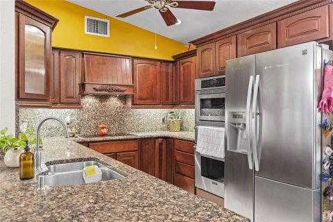 House in Winter Garden, Florida 4 bedrooms, 283.35 sq.m. № 1907011 - photo 15
