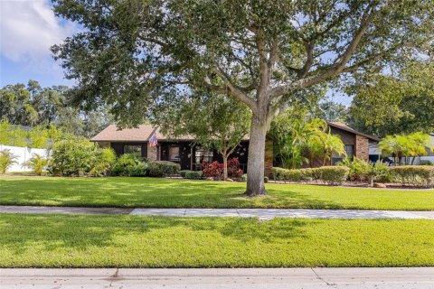 House in Winter Garden, Florida 4 bedrooms, 283.35 sq.m. № 1907011 - photo 3