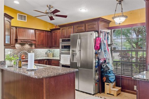 House in Winter Garden, Florida 4 bedrooms, 283.35 sq.m. № 1907011 - photo 14