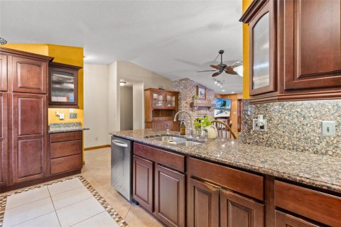 House in Winter Garden, Florida 4 bedrooms, 283.35 sq.m. № 1907011 - photo 17
