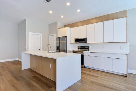 Villa ou maison à vendre à Orlando, Floride: 3 chambres, 152.36 m2 № 2112794 - photo 3