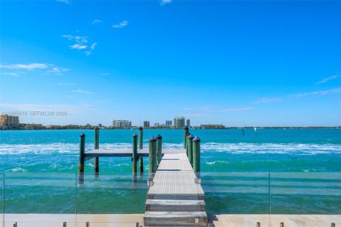 Снять в аренду виллу или дом в Майами-Бич, Флорида 4 спальни, 316.89м2, № 2030708 - фото 29