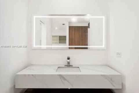 Снять в аренду виллу или дом в Майами-Бич, Флорида 4 спальни, 316.89м2, № 2030708 - фото 23