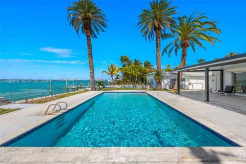 Снять в аренду виллу или дом в Майами-Бич, Флорида 4 спальни, 316.89м2, № 2030708 - фото 28