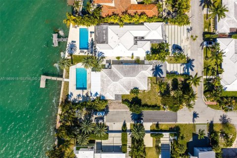 Villa ou maison à Miami Beach, Floride 4 chambres, 316.89 m2 № 2030708