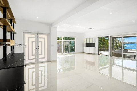 Снять в аренду виллу или дом в Майами-Бич, Флорида 4 спальни, 316.89м2, № 2030708 - фото 6