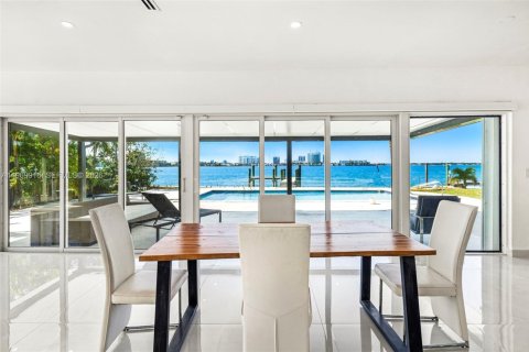 Снять в аренду виллу или дом в Майами-Бич, Флорида 4 спальни, 316.89м2, № 2030708 - фото 9