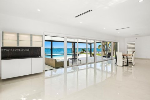 Снять в аренду виллу или дом в Майами-Бич, Флорида 4 спальни, 316.89м2, № 2030708 - фото 8