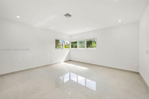 Снять в аренду виллу или дом в Майами-Бич, Флорида 4 спальни, 316.89м2, № 2030708 - фото 26