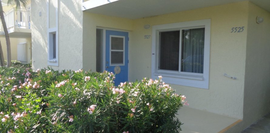 Condominio en Stuart, Florida, 2 dormitorios № 837518