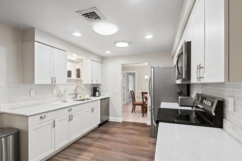 Купить виллу или дом в Нокомис, Флорида 7 комнат, 165.74м2, № 2423970 - фото 18