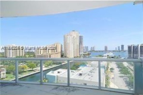Condominio en alquiler en Aventura, Florida, 3 dormitorios, 167.04 m2 № 2012300 - foto 4