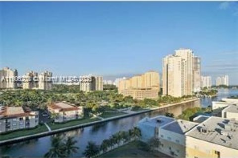 Condominio en alquiler en Aventura, Florida, 3 dormitorios, 167.04 m2 № 2012300 - foto 3