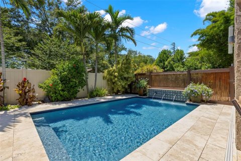 House in Saint Petersburg, Florida 3 bedrooms, 213.3 sq.m. № 2220867 - photo 28