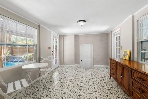 House in Saint Petersburg, Florida 3 bedrooms, 213.3 sq.m. № 2220867 - photo 17
