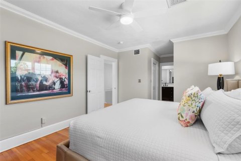 House in Saint Petersburg, Florida 3 bedrooms, 213.3 sq.m. № 2220867 - photo 25