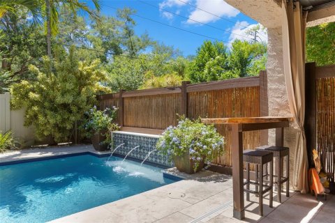 House in Saint Petersburg, Florida 3 bedrooms, 213.3 sq.m. № 2220867 - photo 29