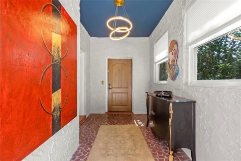 House in Saint Petersburg, Florida 3 bedrooms, 213.3 sq.m. № 2220867 - photo 4