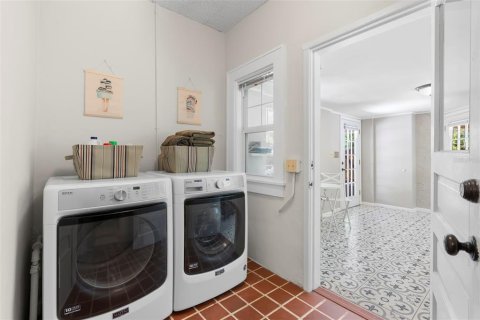 House in Saint Petersburg, Florida 3 bedrooms, 213.3 sq.m. № 2220867 - photo 16