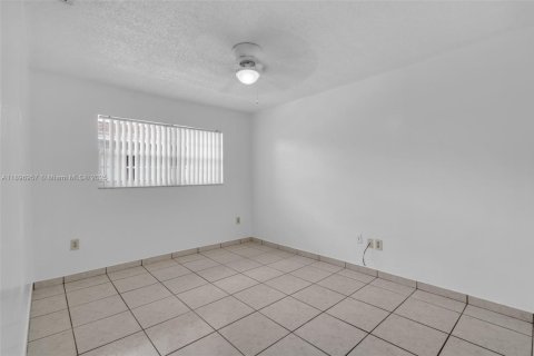 Снять в аренду виллу или дом в Хайалиа, Флорида 2 спальни, 161.65м2, № 1948700 - фото 9