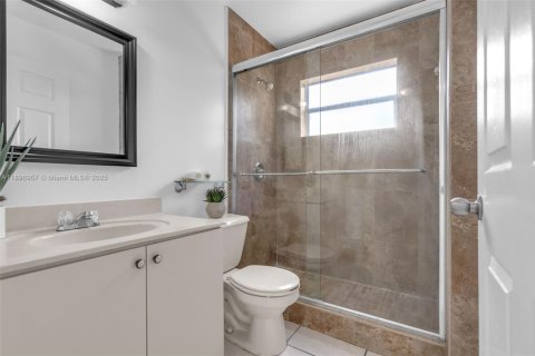 Снять в аренду виллу или дом в Хайалиа, Флорида 2 спальни, 161.65м2, № 1948700 - фото 11