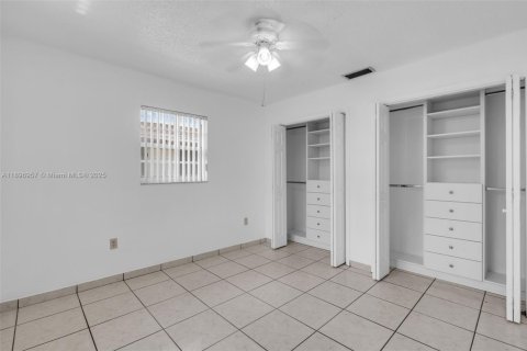 Снять в аренду виллу или дом в Хайалиа, Флорида 2 спальни, 161.65м2, № 1948700 - фото 13