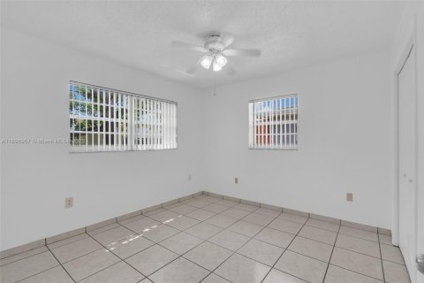 Снять в аренду виллу или дом в Хайалиа, Флорида 2 спальни, 161.65м2, № 1948700 - фото 12