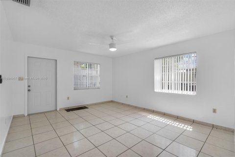 Снять в аренду виллу или дом в Хайалиа, Флорида 2 спальни, 161.65м2, № 1948700 - фото 6