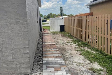 Villa ou maison à louer à Port St. Lucie, Floride: 1 chambre, 207.26 m2 № 2262993 - photo 2