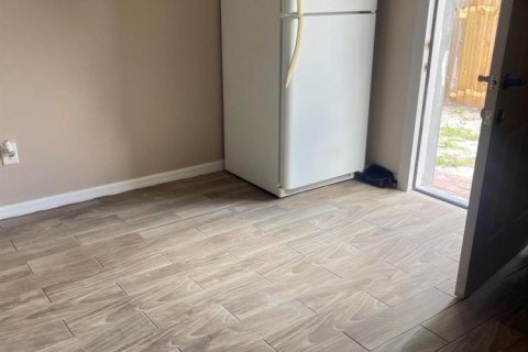 Villa ou maison à louer à Port St. Lucie, Floride: 1 chambre, 207.26 m2 № 2262993 - photo 6