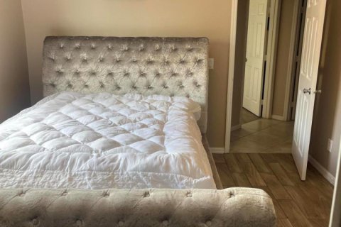 Villa ou maison à louer à Port St. Lucie, Floride: 1 chambre, 207.26 m2 № 2262993 - photo 8