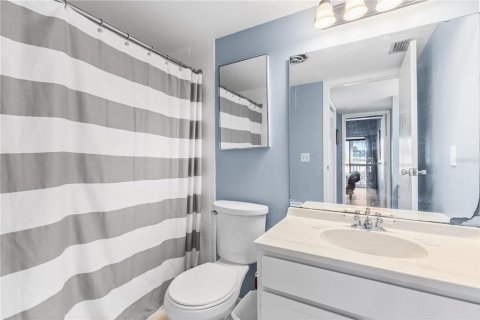 Condo in Mount Dora, Florida, 2 bedrooms  № 1784349 - photo 17