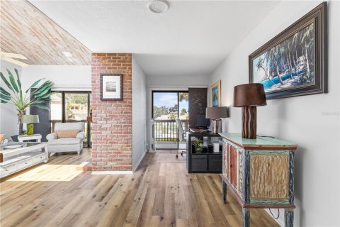 Condo in Mount Dora, Florida, 2 bedrooms  № 1784349 - photo 10